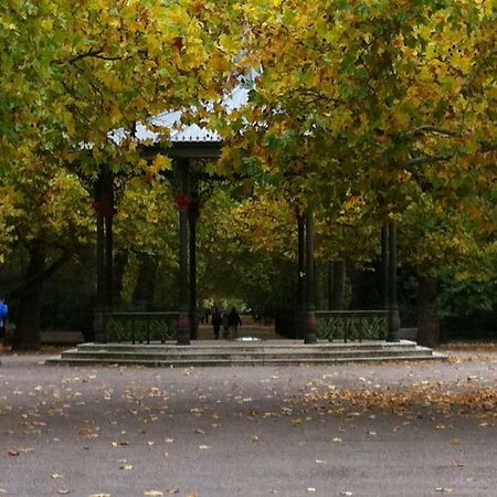 Chelsea: Exceptional 1Br W/Views Of The River Thames & Battersea Park Leilighet London Eksteriør bilde